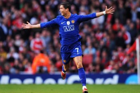 JackeyLove迎来十五赛季出色发挥，公牛观众热烈欢呼！比赛高潮迭起-爱游戏官方登录