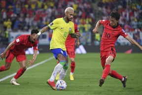  内马尔在中国队比赛中惊险取胜，出色防守引发热议！-爱游戏全站